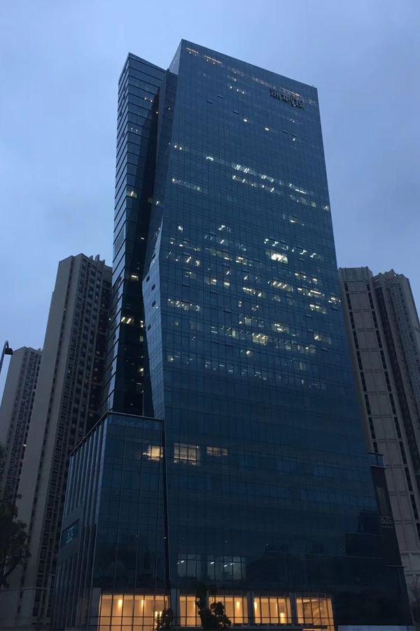 (五)深城投中心寫字樓房源掛牌量為17套,其中寫字樓出租為17套,寫字樓