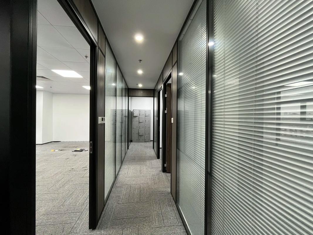 萬達廣場精裝修寫字樓出租，52平米格局，辦公首選